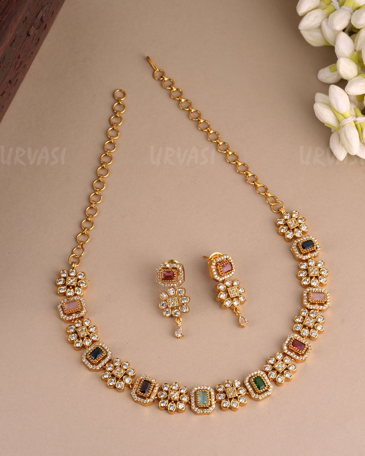 Gold-Toned Floral Stone-Studded Necklace 1472