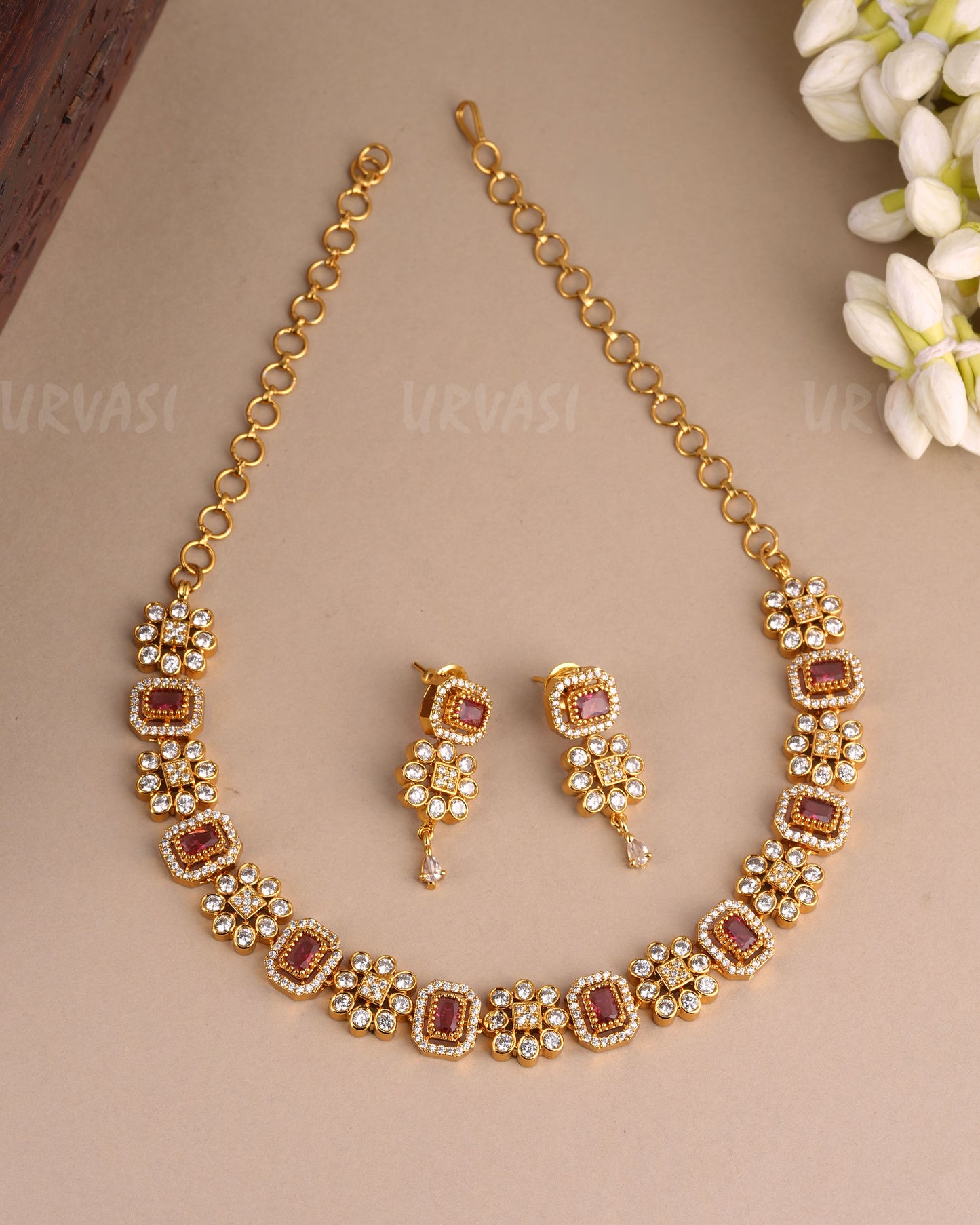 Gold-Toned Floral Stone-Studded Necklace 1472