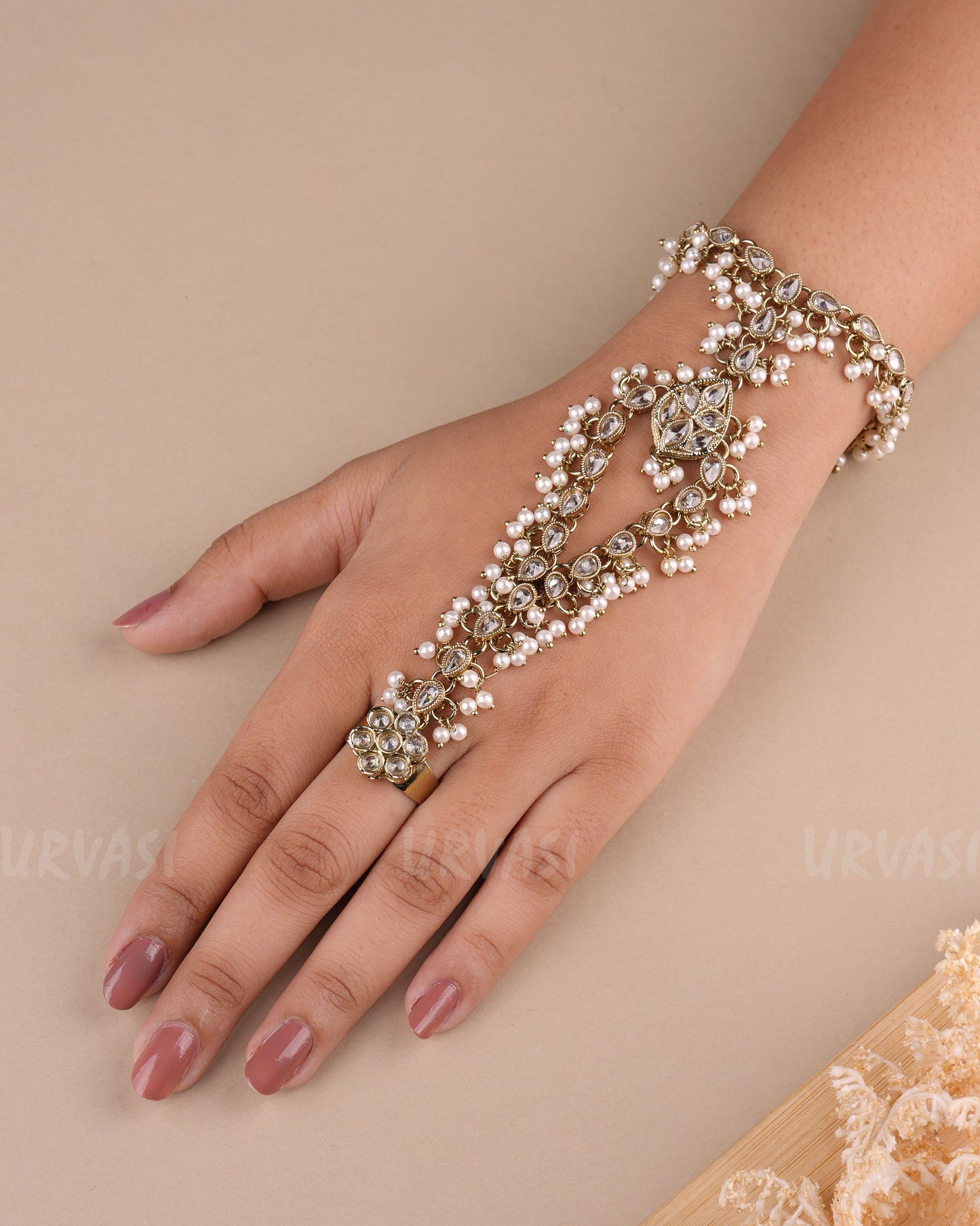 Mehendi Polish Polki Pearl Hanging Panja PN 09
