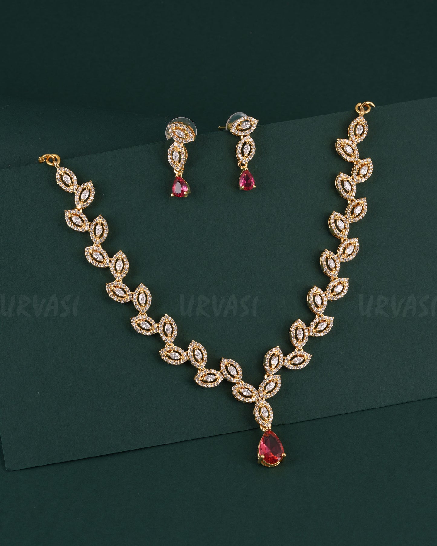 Gold-Toned Floral Designed AD Necklace 1533