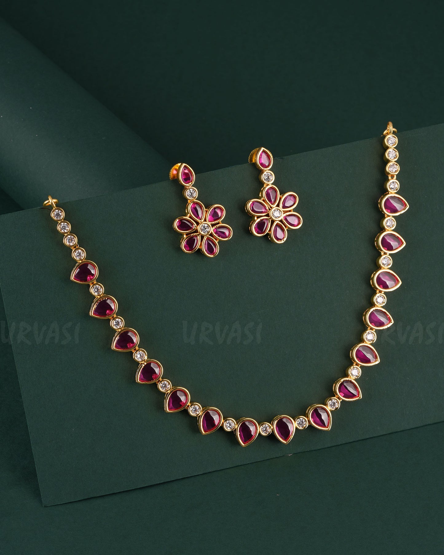 Gold-Toned Floral Tear-dRop Designed Necklace  1532
