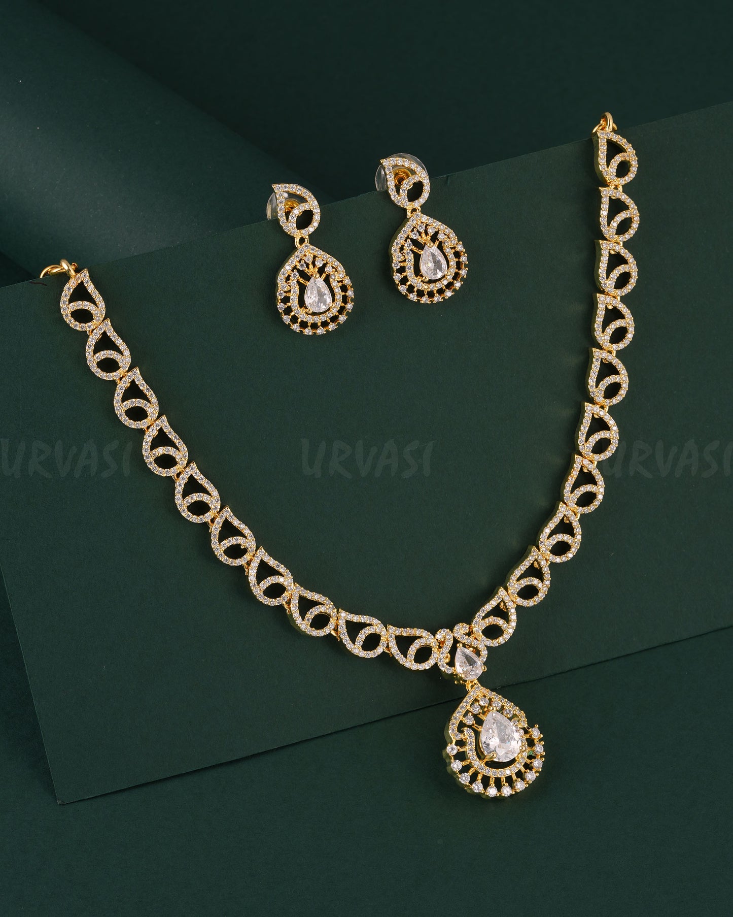 Gold-Toned Floral Tear-Drop Pendant AD Necklace 1546
