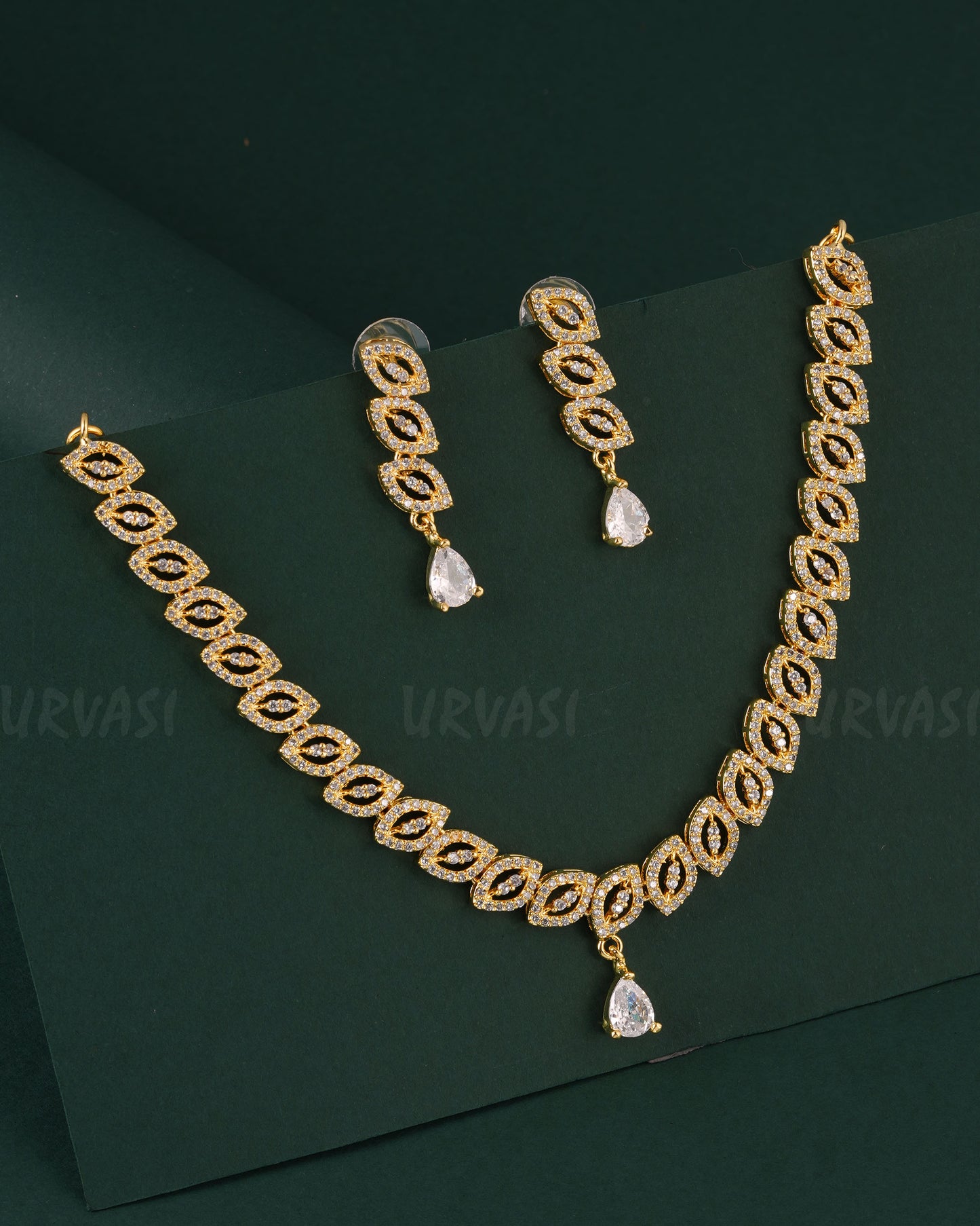 Gold-Toned Leaf Designed AD Necklace 1544