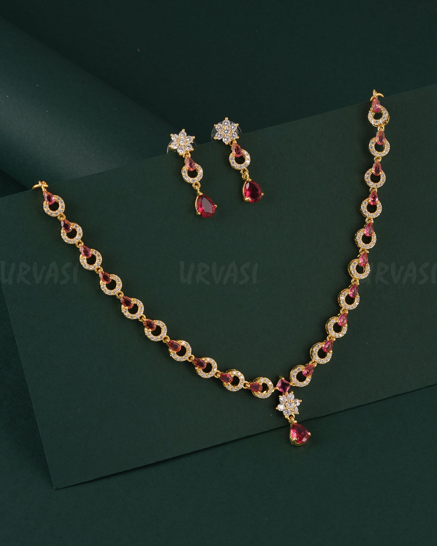 Gold-Polish Floral Pendant Pear-Drop Pendant Necklace  1539