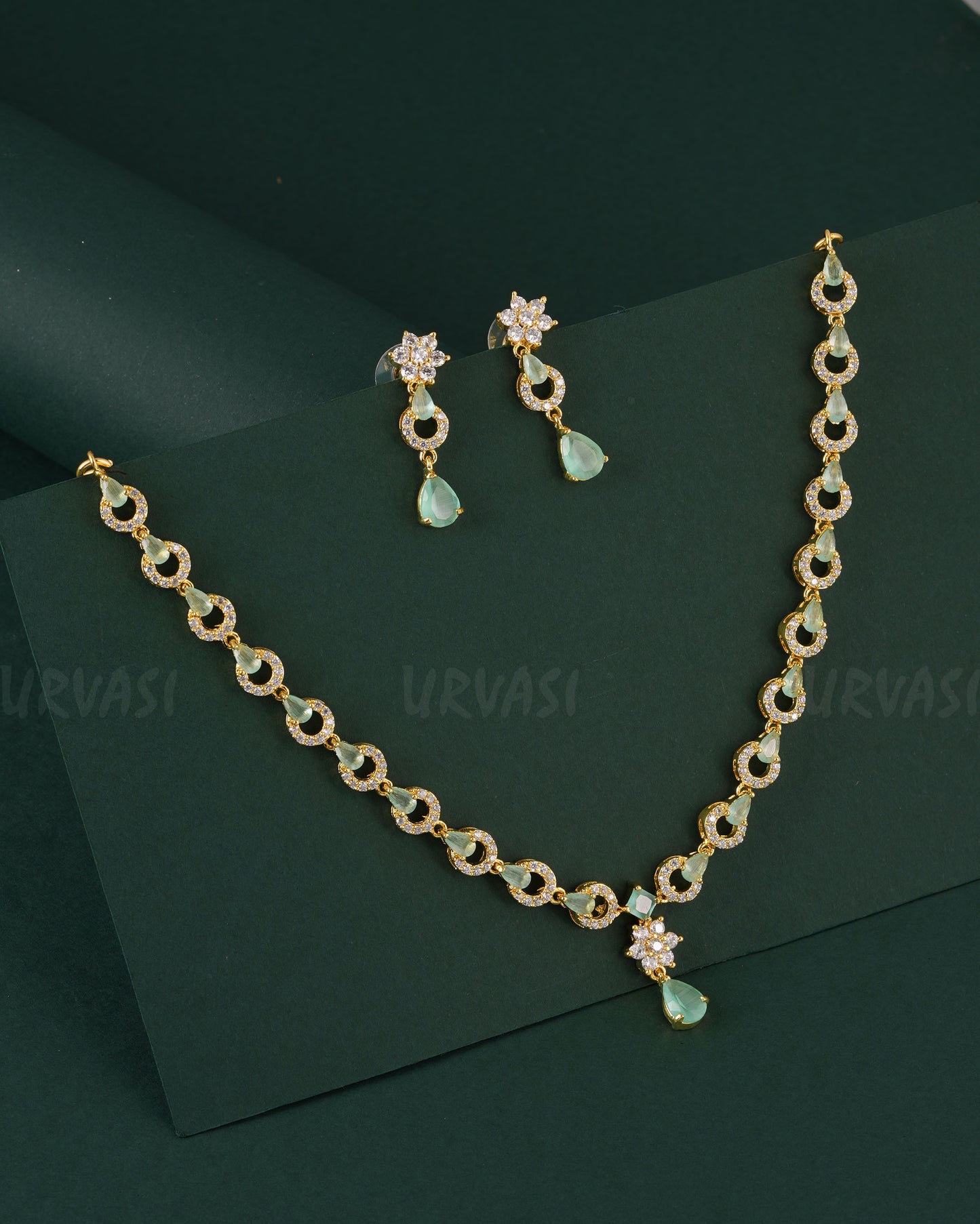 Gold-Polish Floral Pendant Pear-Drop Pendant Necklace  1539