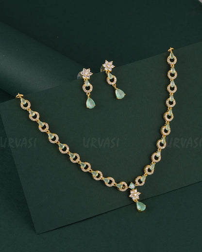 Gold-Polish Floral Pendant Pear-Drop Pendant Necklace  1539