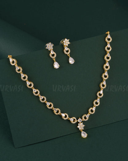 Gold-Polish Floral Pendant Pear-Drop Pendant Necklace  1539