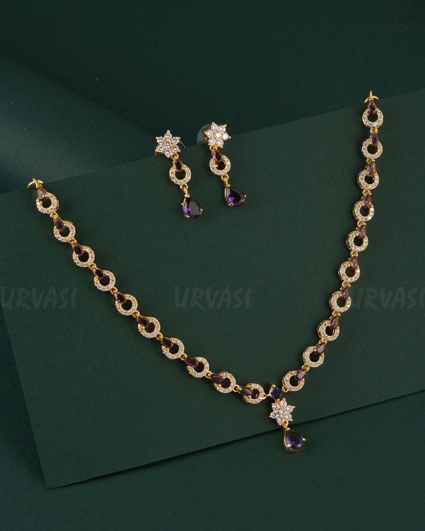 Gold-Polish Floral Pendant Pear-Drop Pendant Necklace  1539