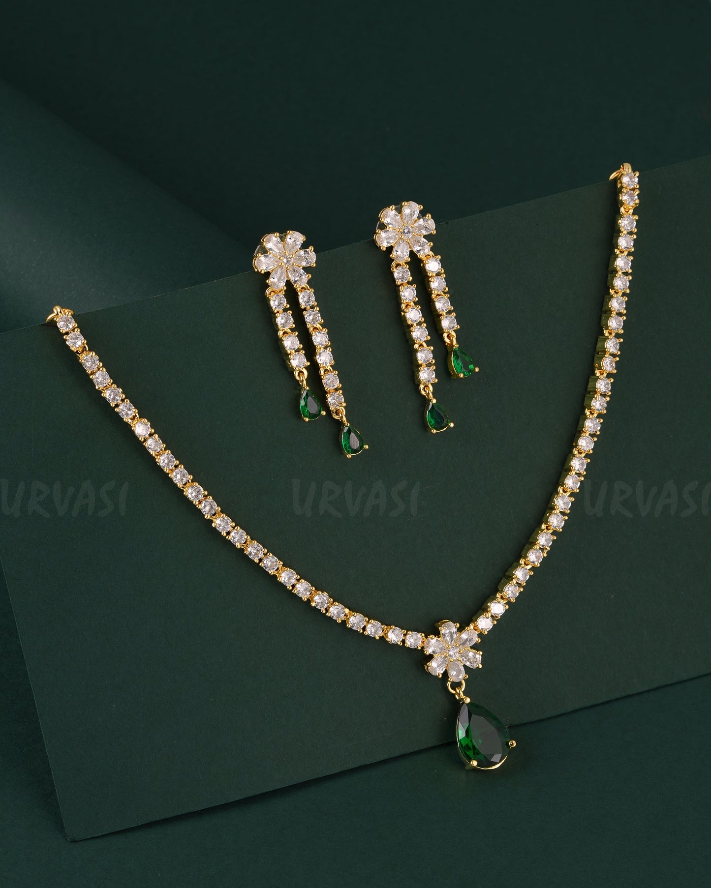 Gold-Toned Floral Pendant AD Necklace 1537