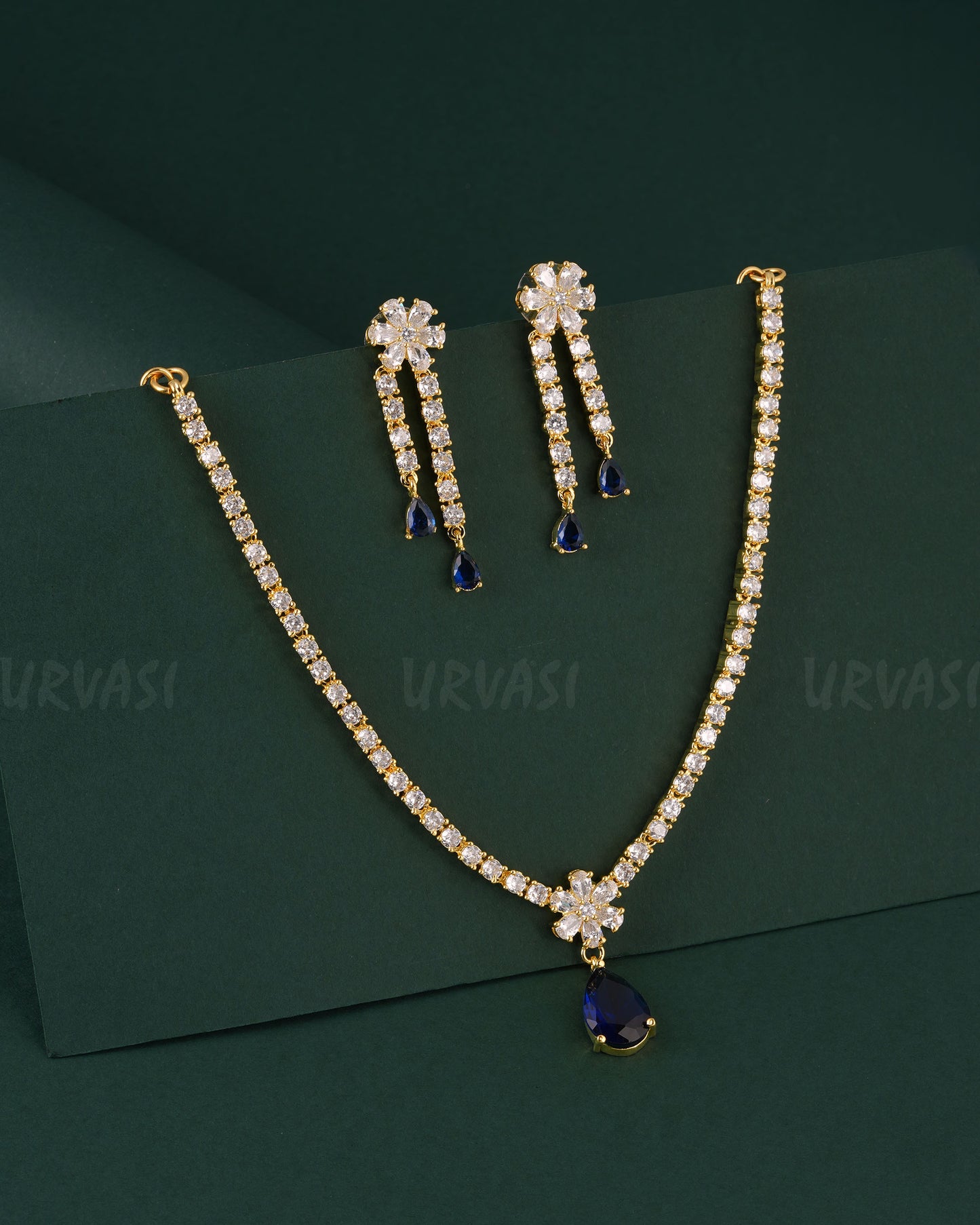 Gold-Toned Floral Pendant AD Necklace 1537