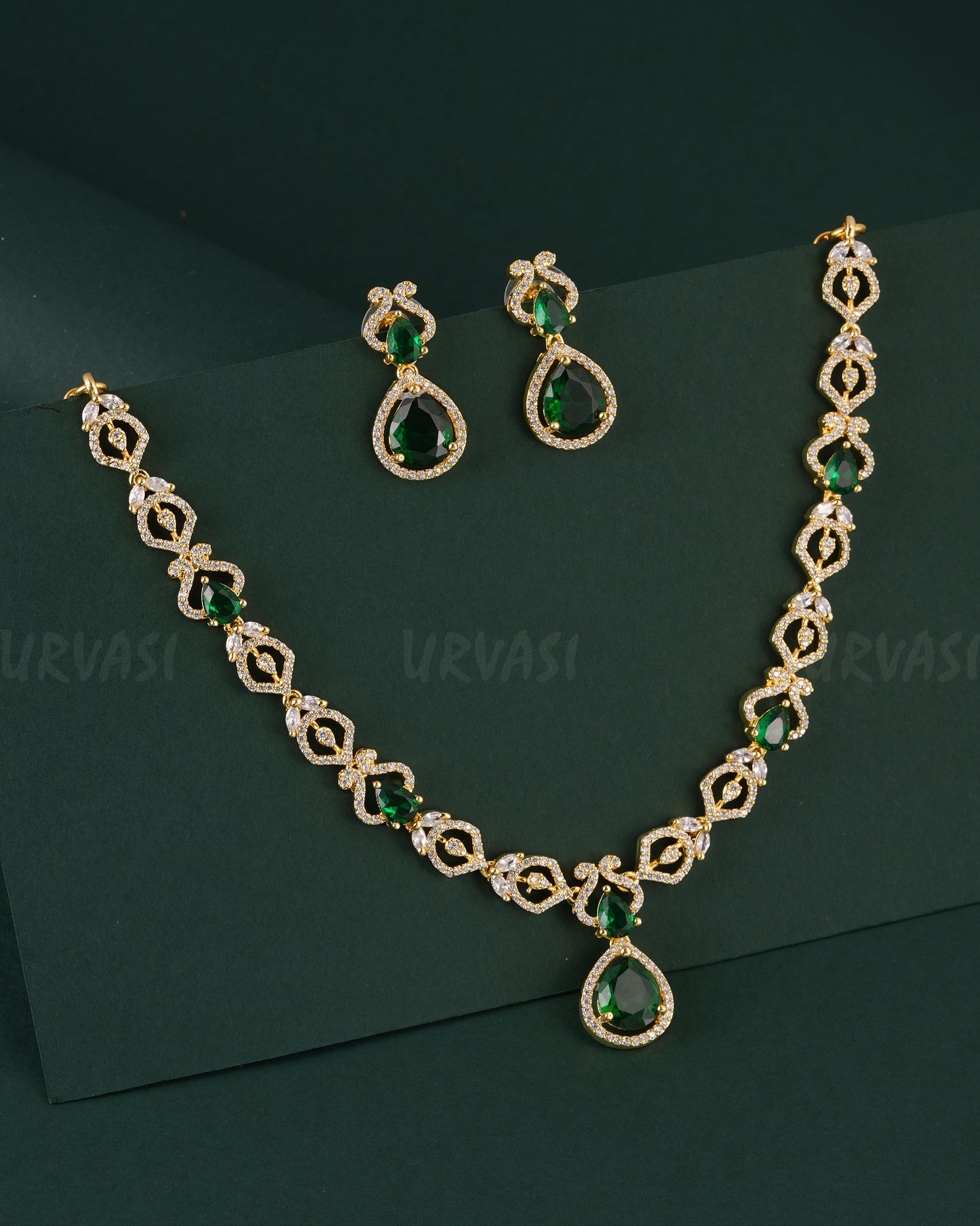 Gold-Toned Floral Tear-Drop Pendant Necklace 1543