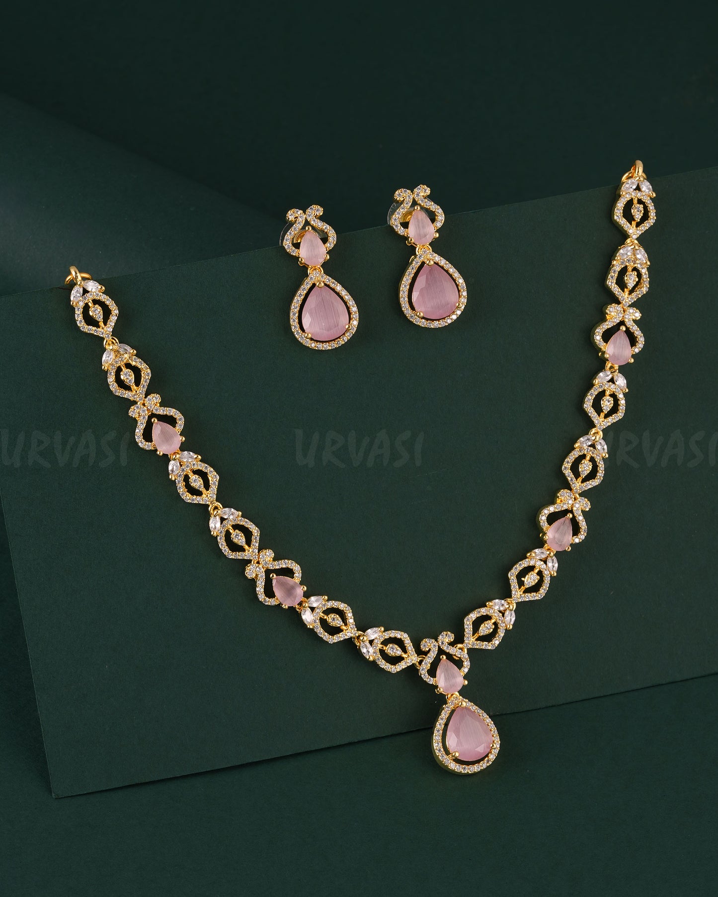 Gold-Toned Floral Tear-Drop Pendant Necklace 1543