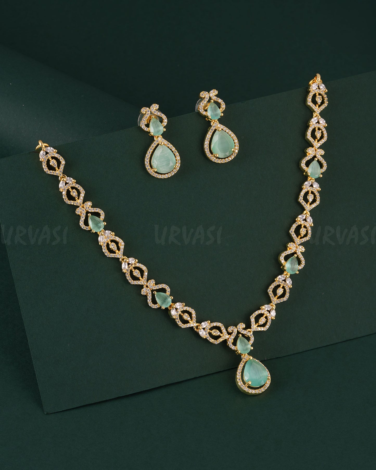Gold-Toned Floral Tear-Drop Pendant Necklace 1543