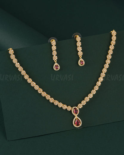 Gold-Toned Floral designed Pendant Necklace 1540