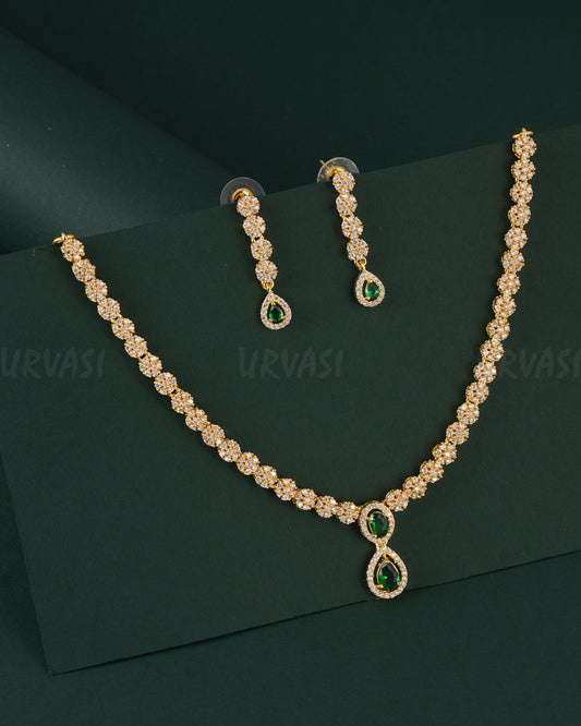 Gold-Toned Floral designed Pendant Necklace 1540