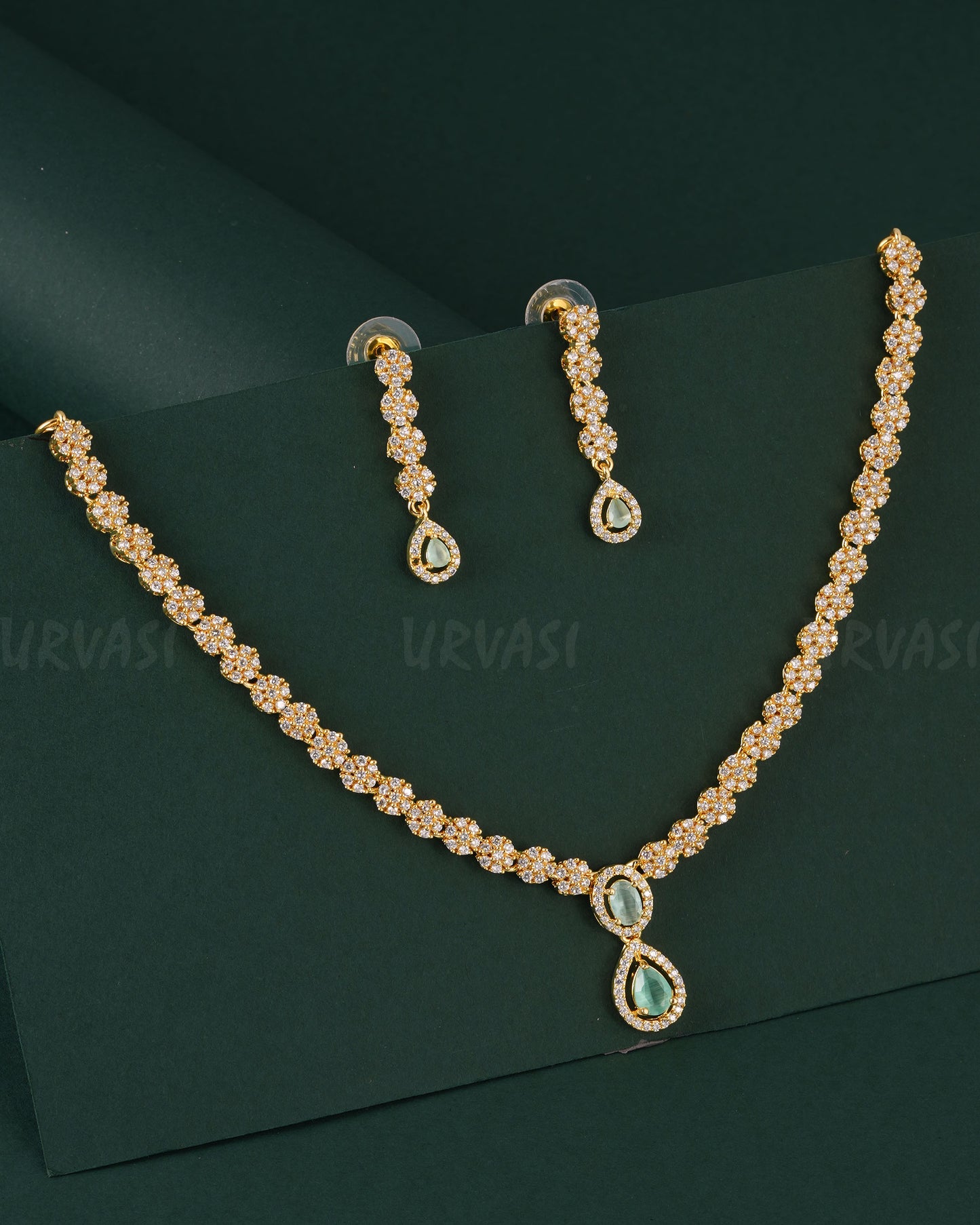 Gold-Toned Floral designed Pendant Necklace 1540