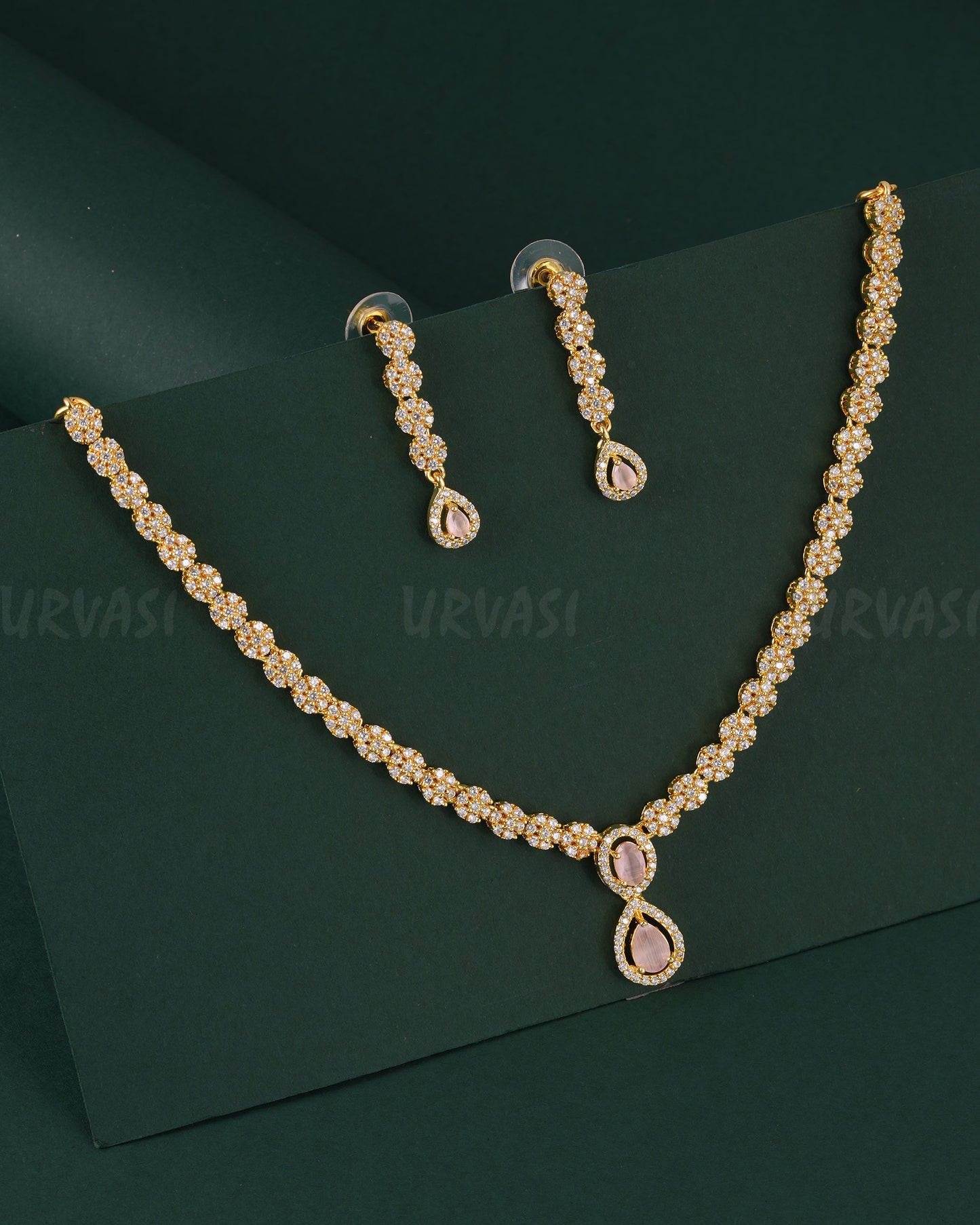 Gold-Toned Floral designed Pendant Necklace 1540