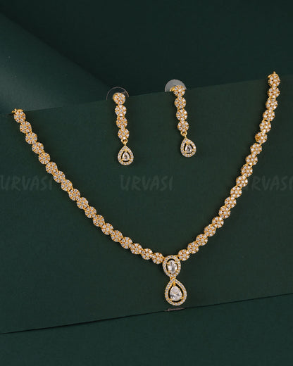Gold-Toned Floral designed Pendant Necklace 1540