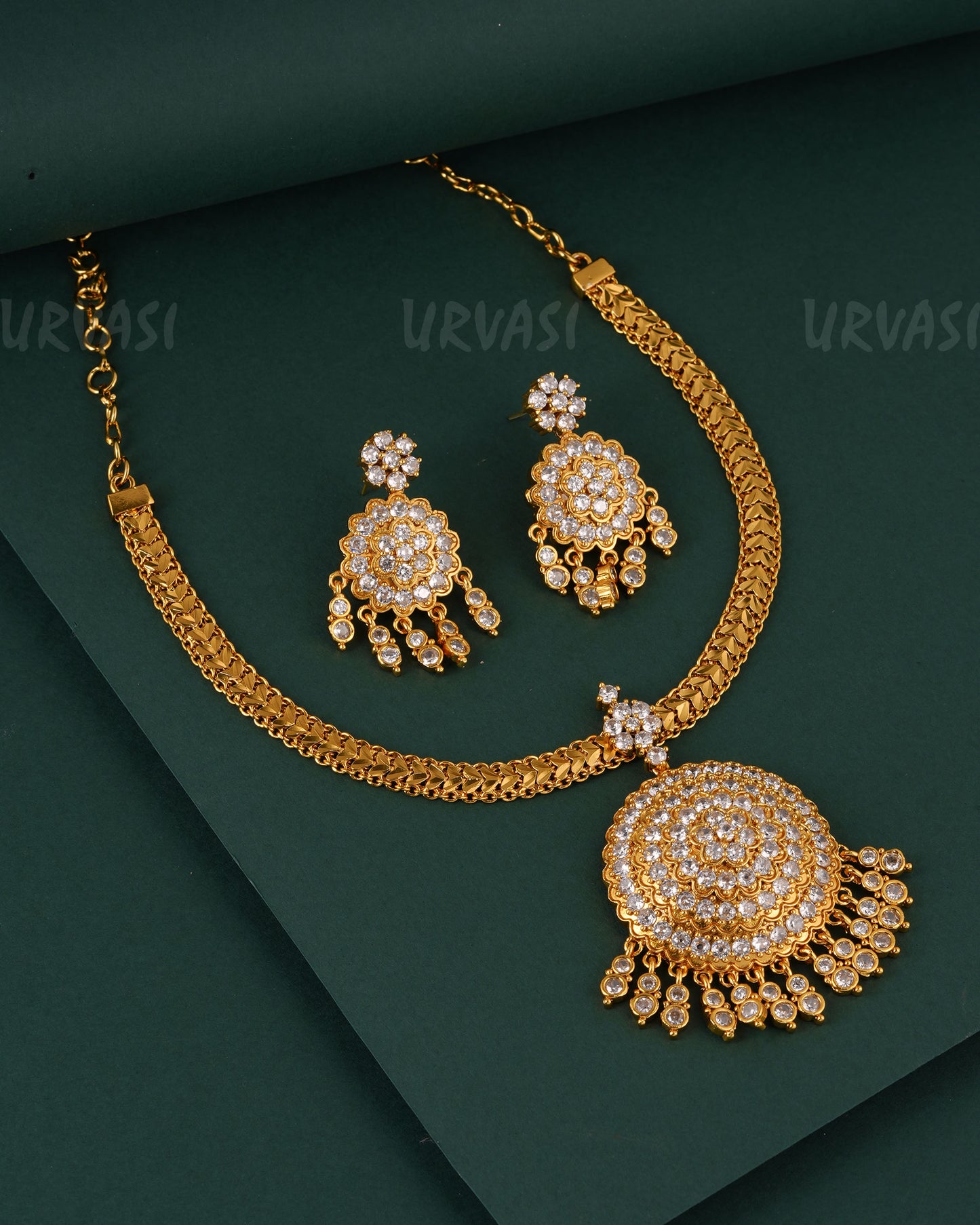 Gold-Toned Floral Chutty Pendant Necklace 1556