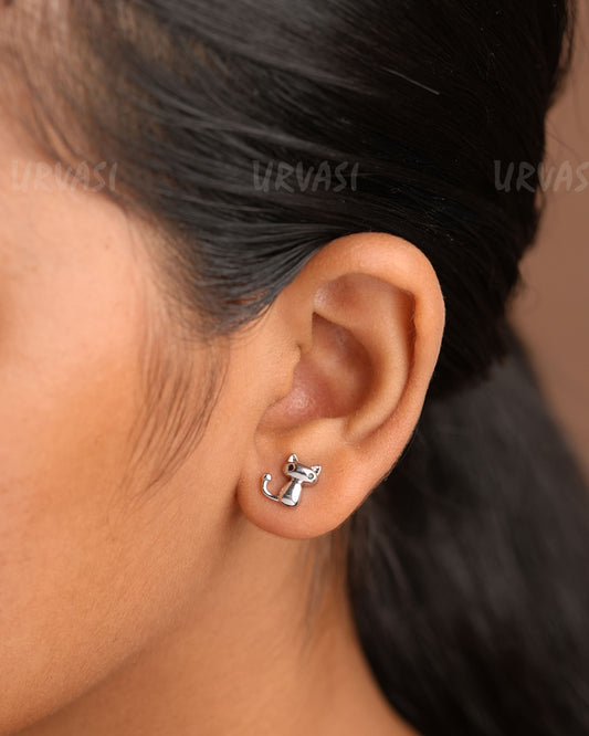 Minimal Cat Designed Simple Stud Earrings ER 379