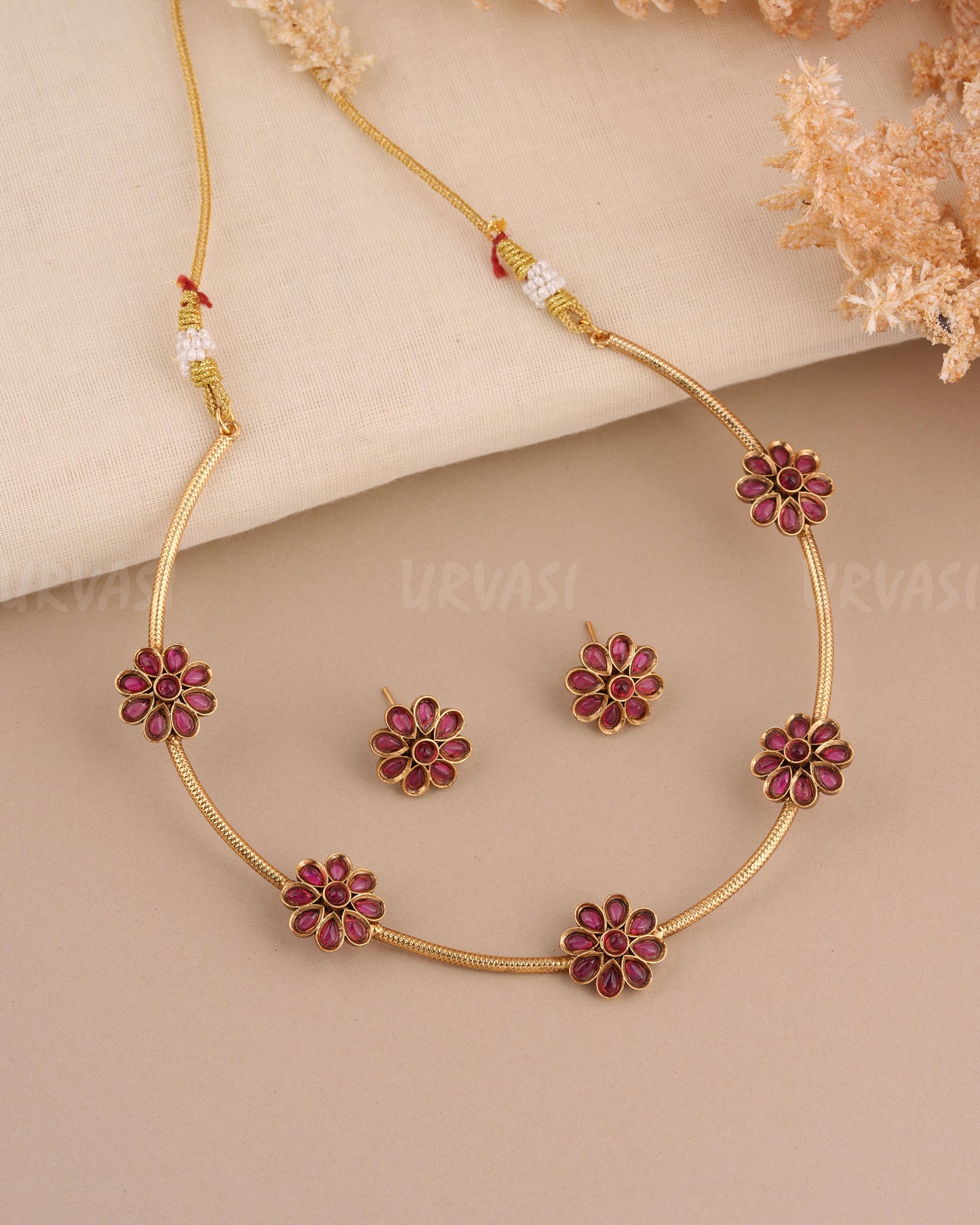 Gold-Toned Floral-Cuff Necklace  1549