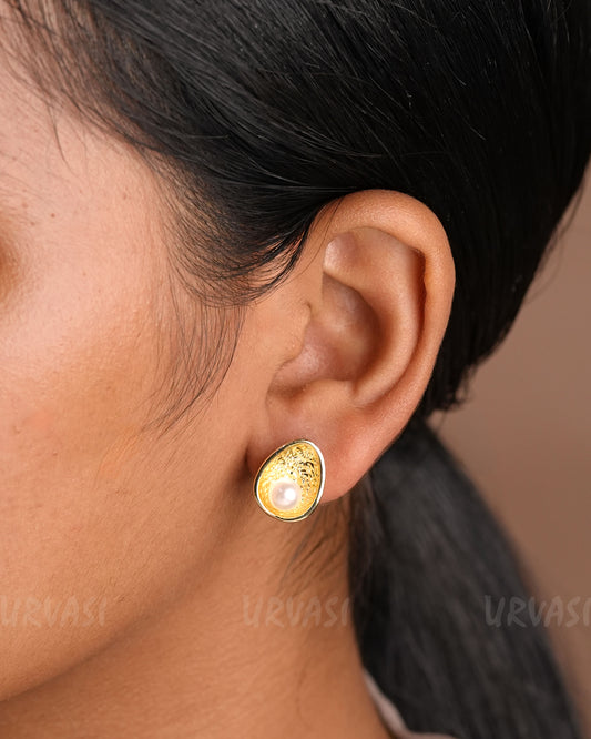 Gold-Toned Pearl-Studded Earrings ER 912