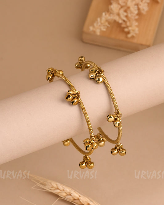 Mehendi Gold Kashmiri Bangles (Set of 2)BA 441