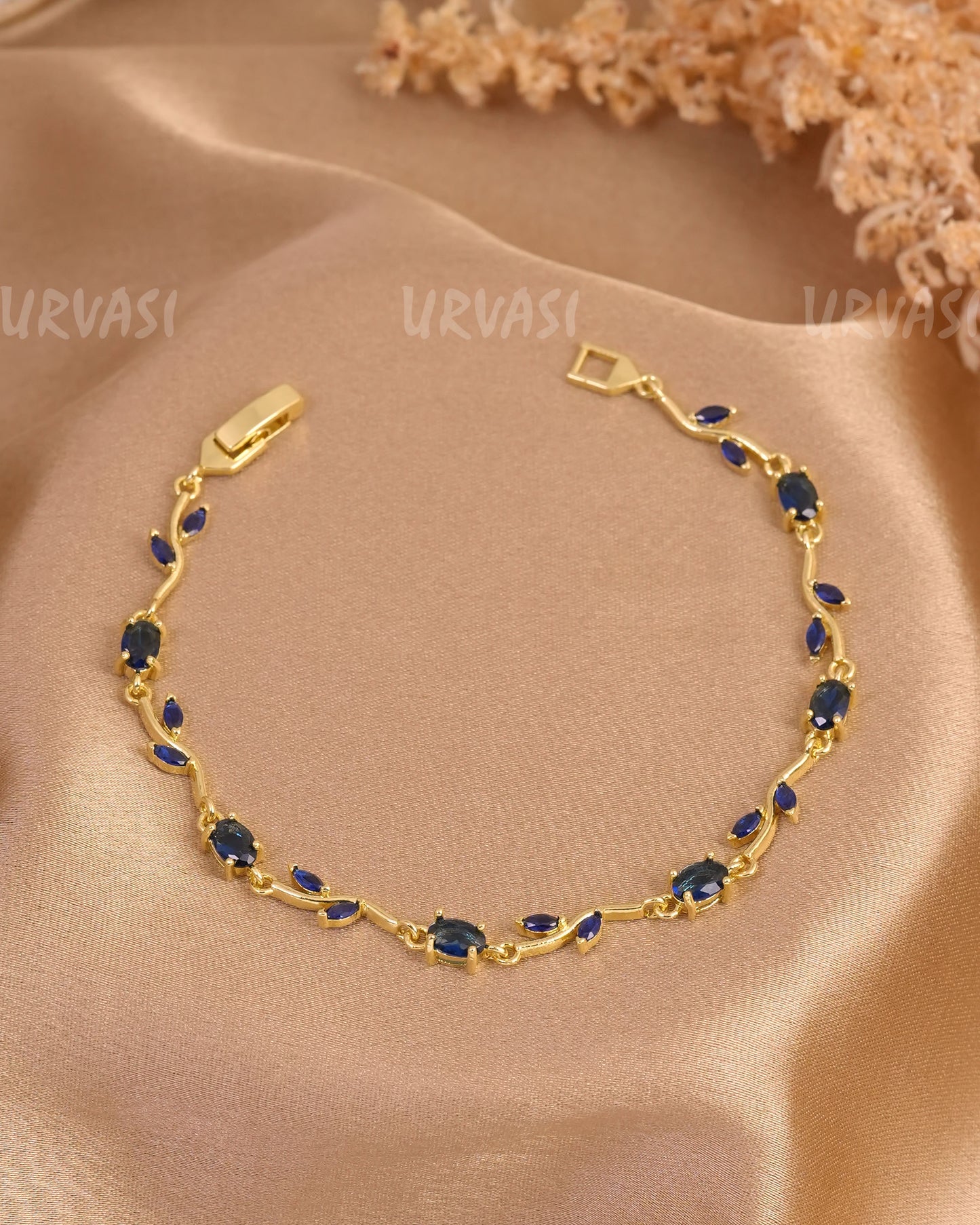 Mehendi Polish Trendy Tulips Leaf Designed AD Bracelets BR 148