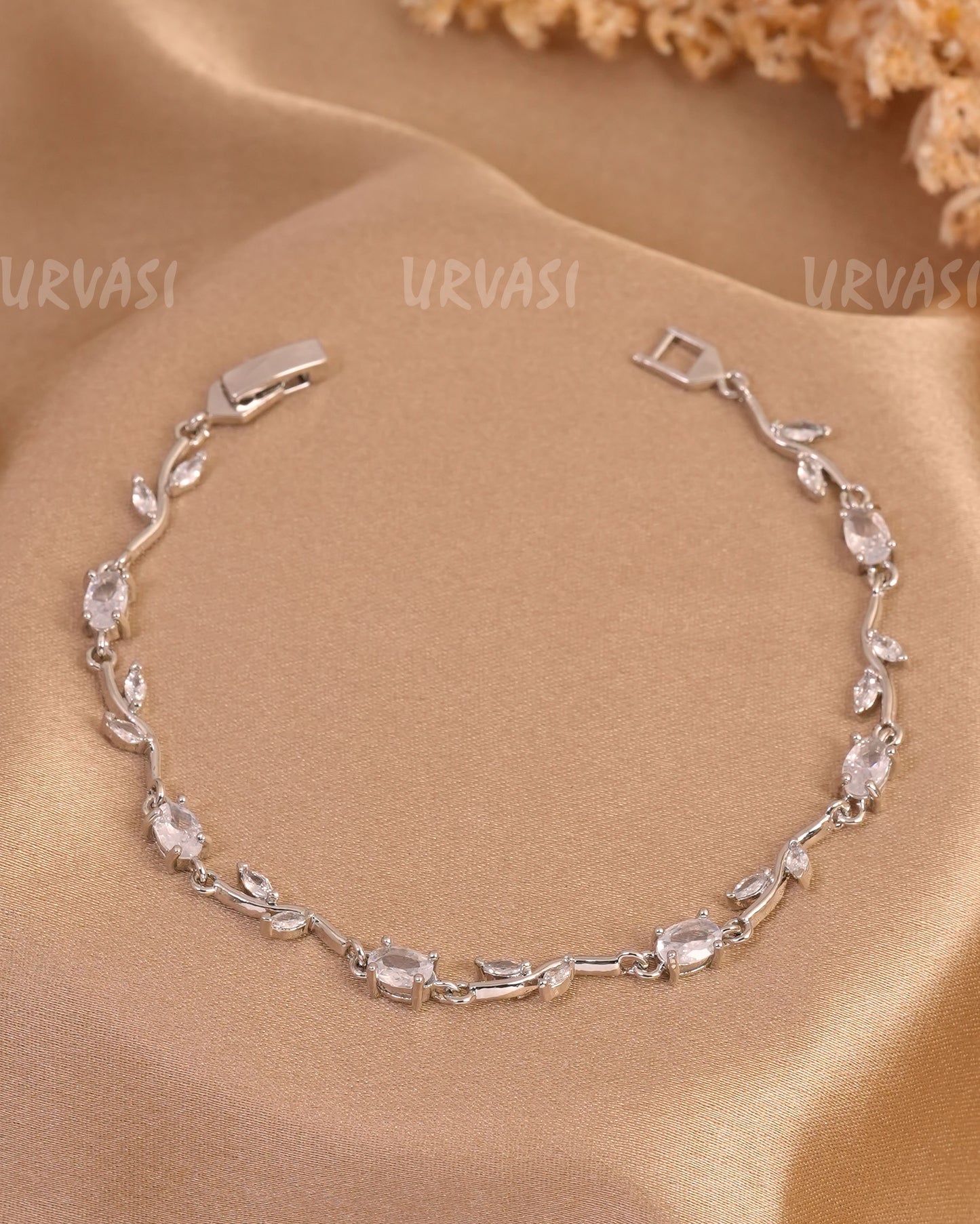 Rhodium Polish Trendy Tulips Leaf Designed AD Bracelets BR 147