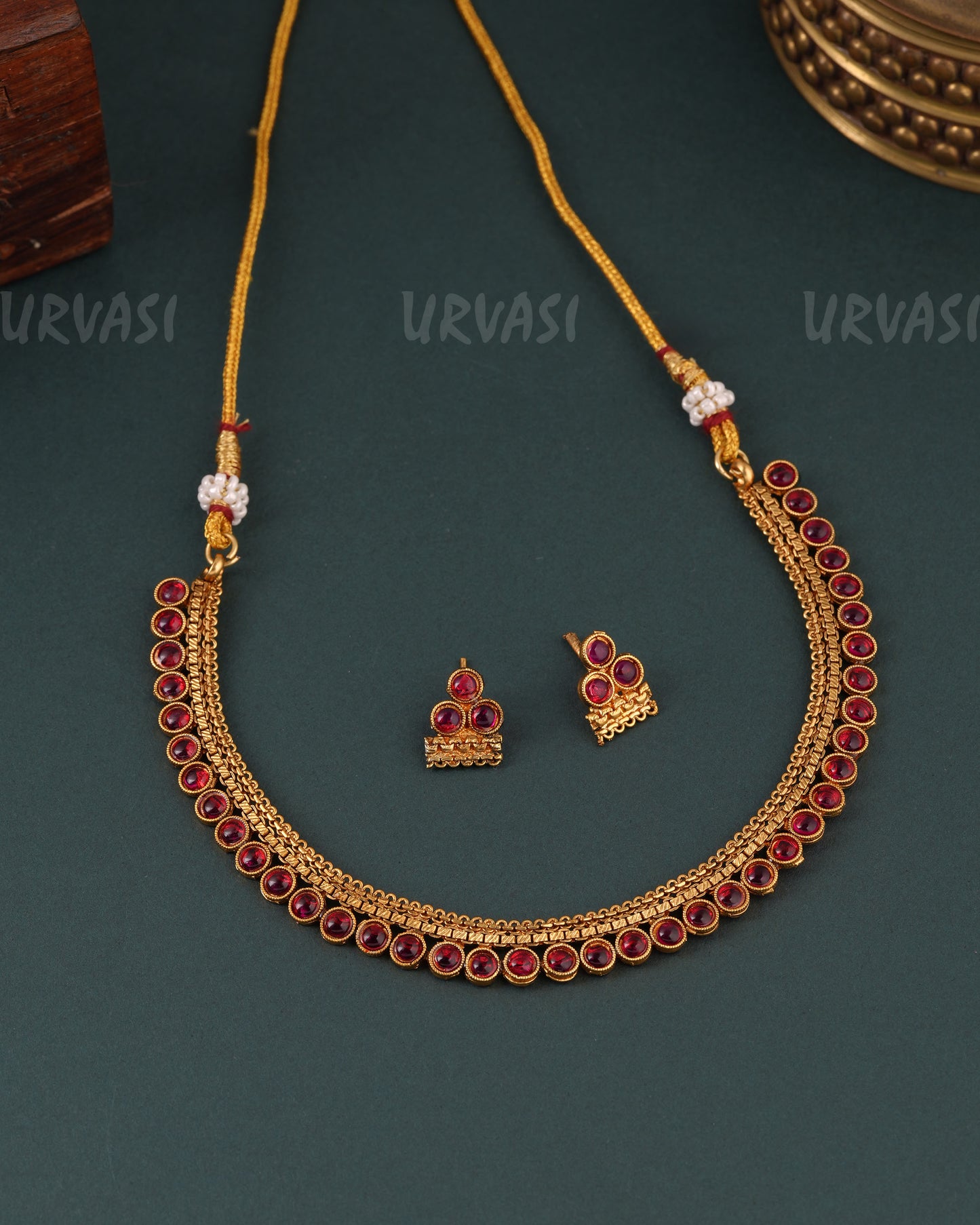 Gold-Toned Round Designed Necklace 1621