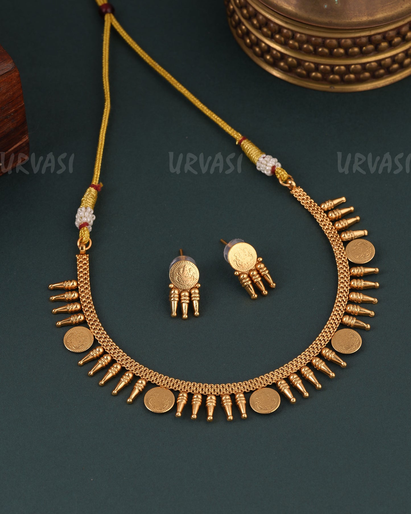 Matte Gold-Toned Kaasu Necklace 1627