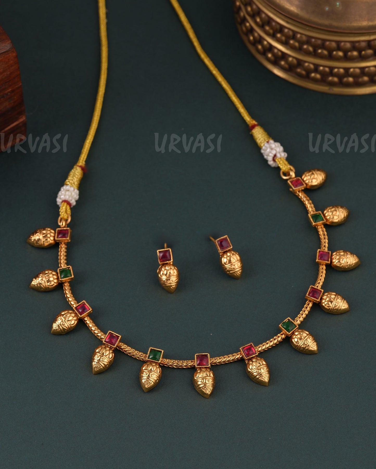 Gold-Toned Floral Tear-Drop Necklace 1620
