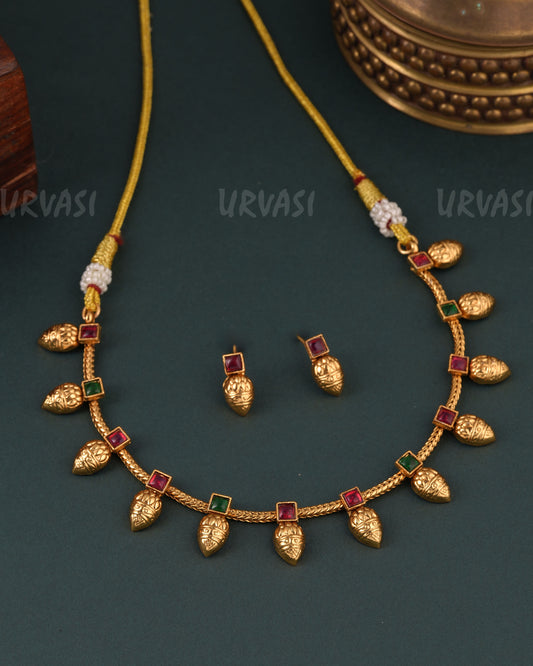 Gold-Toned Floral Tear-Drop Necklace 1620