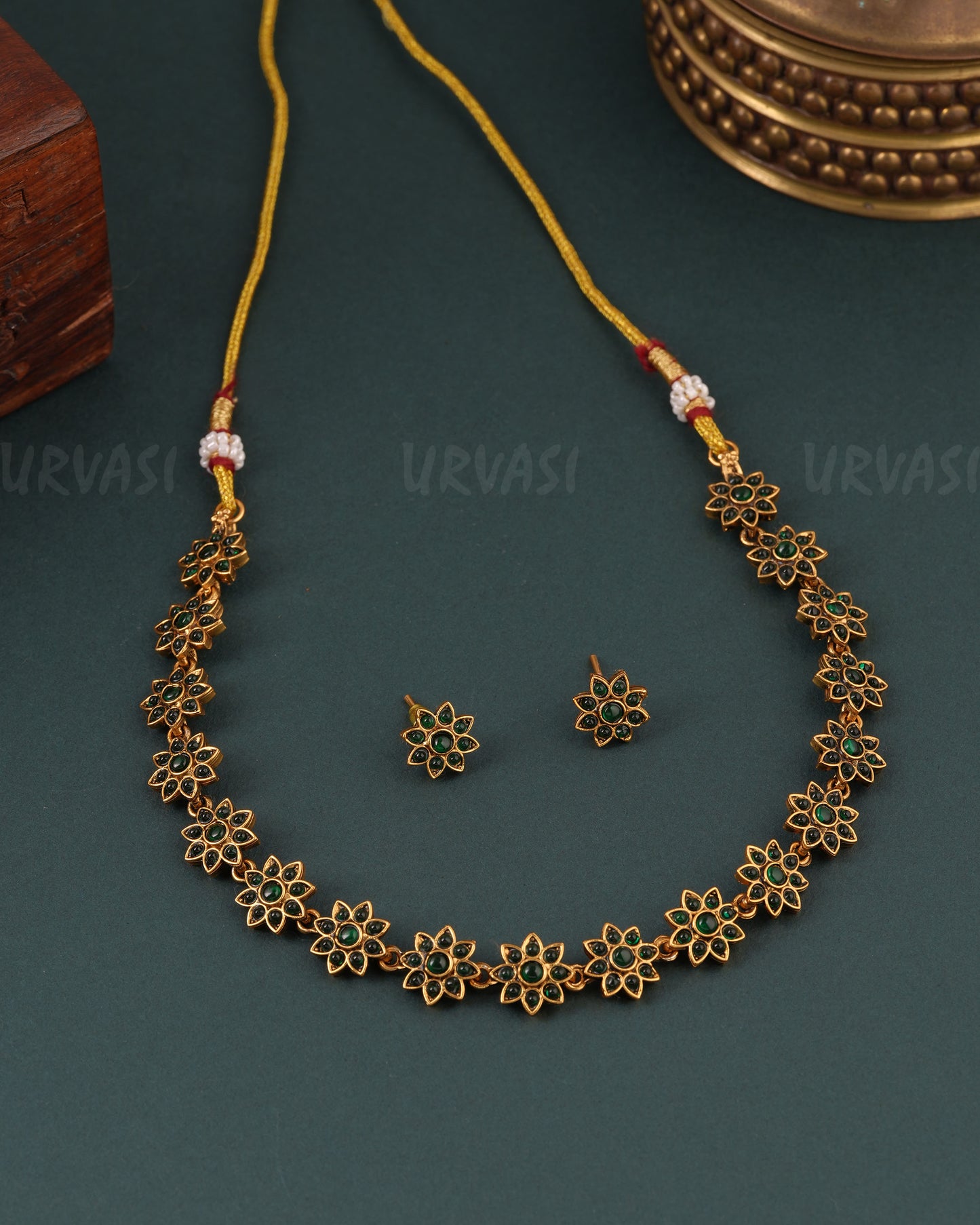 Gold-Toned Floral Stone-Studded Choker Necklace 1653