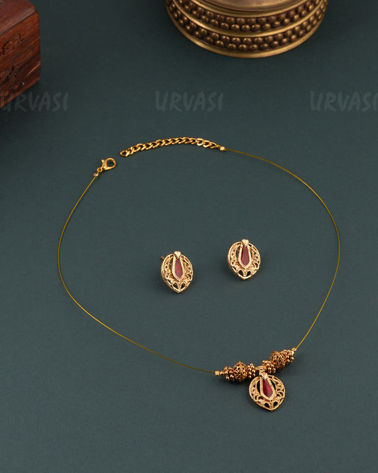 Gold-Toned Palakka Version Invisible Chain Necklace 1640