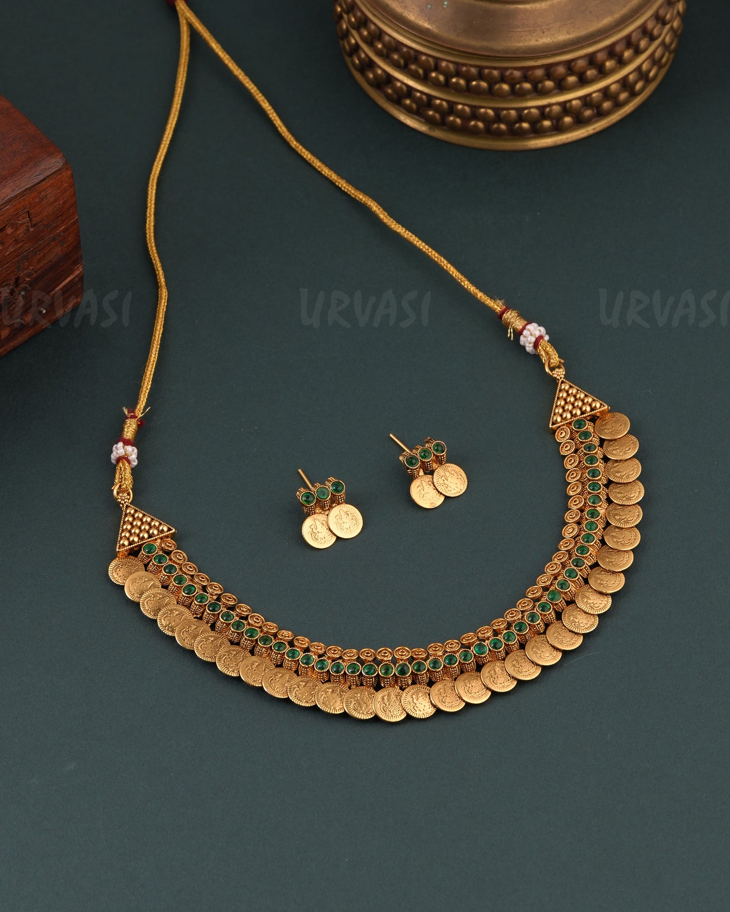 Gold -Toned Floral Designed Kassu Necklace 1657
