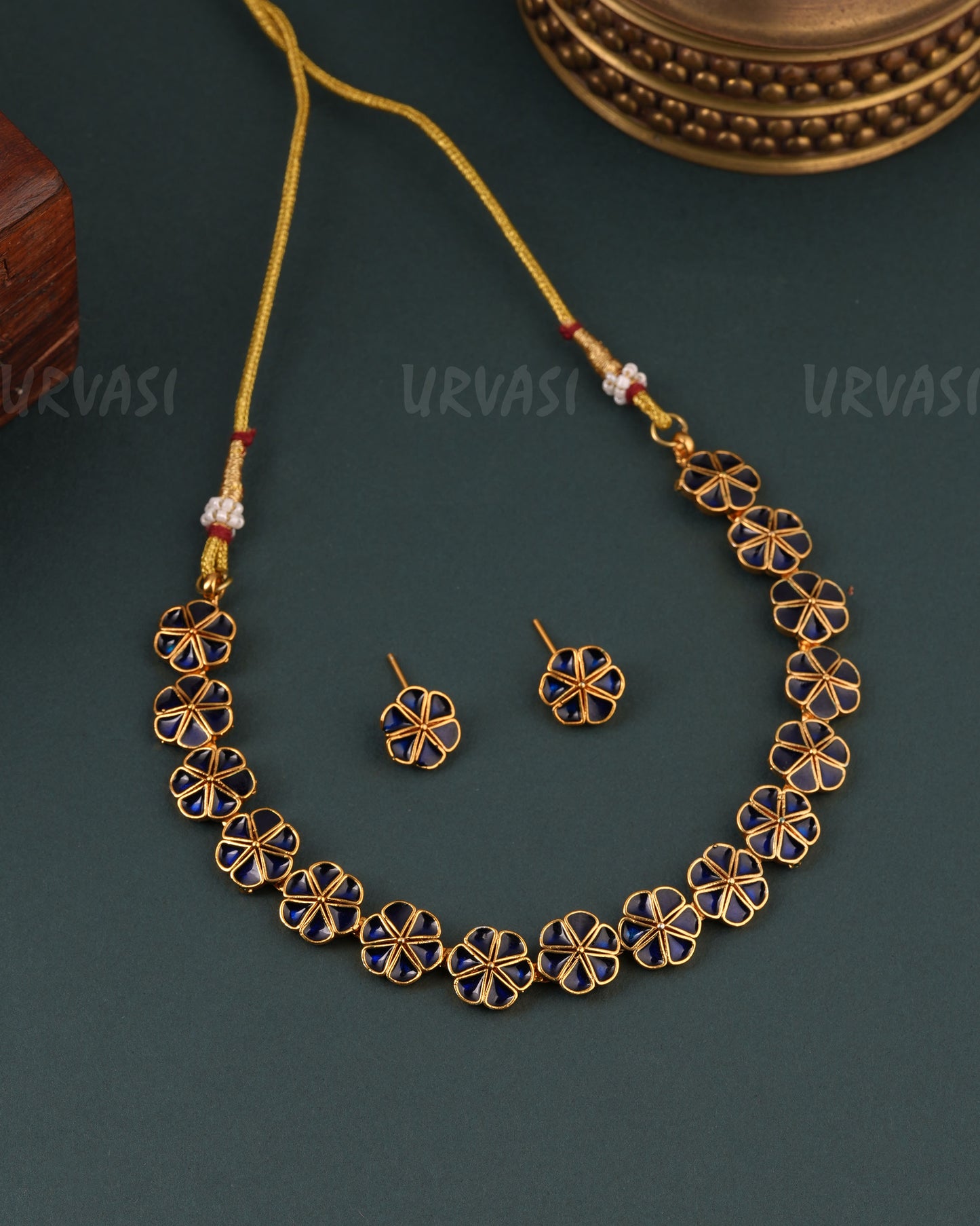 Gold -Toned Floral Designed  Choker Necklace 1645