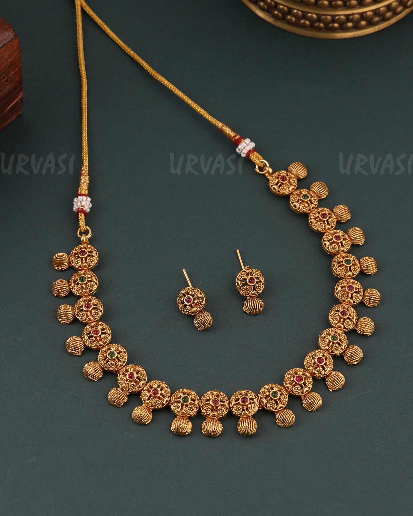 Gold -Toned Floral Designed Necklace 1646