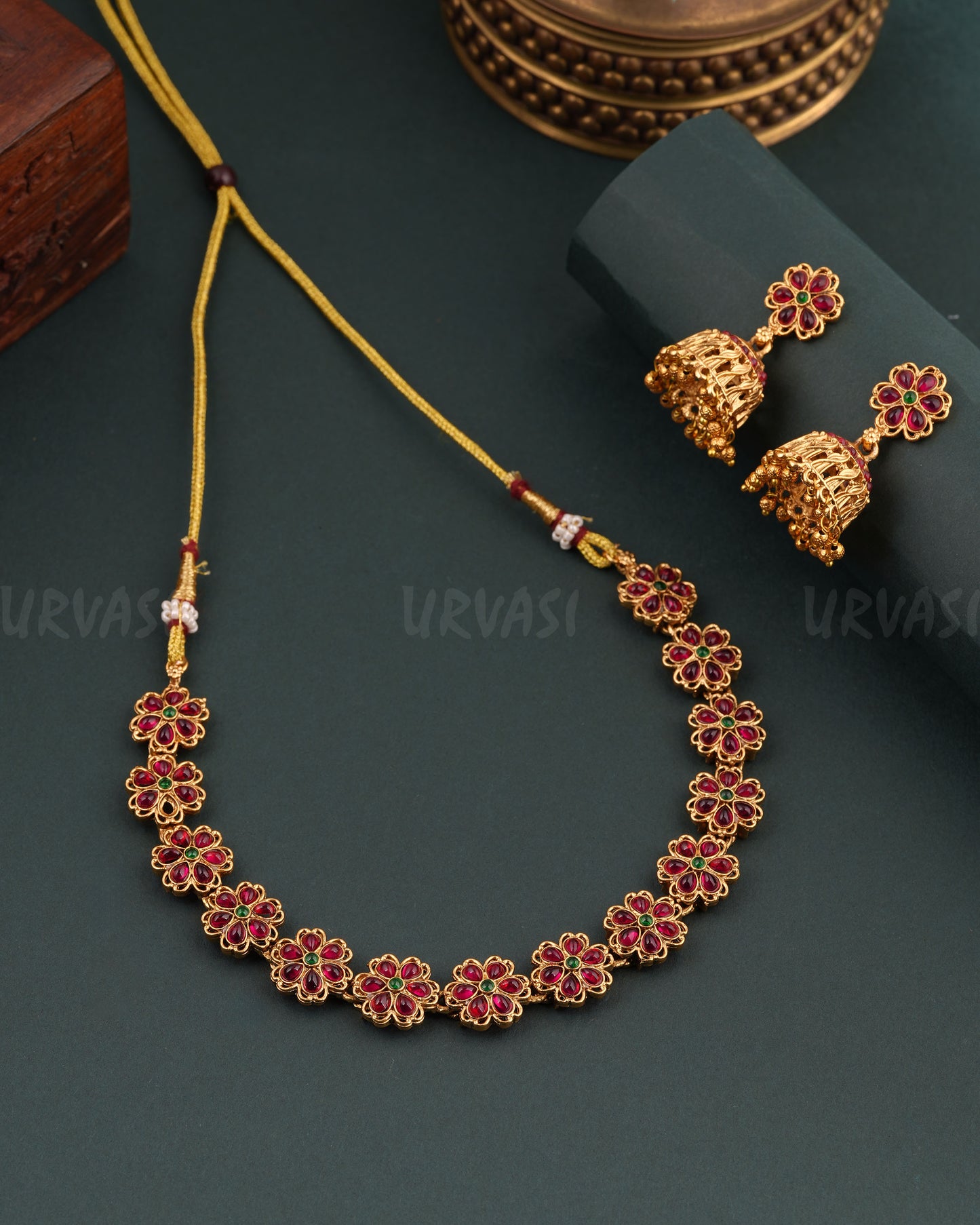 Gold-Toned Floral Designed Choker Necklace 1687