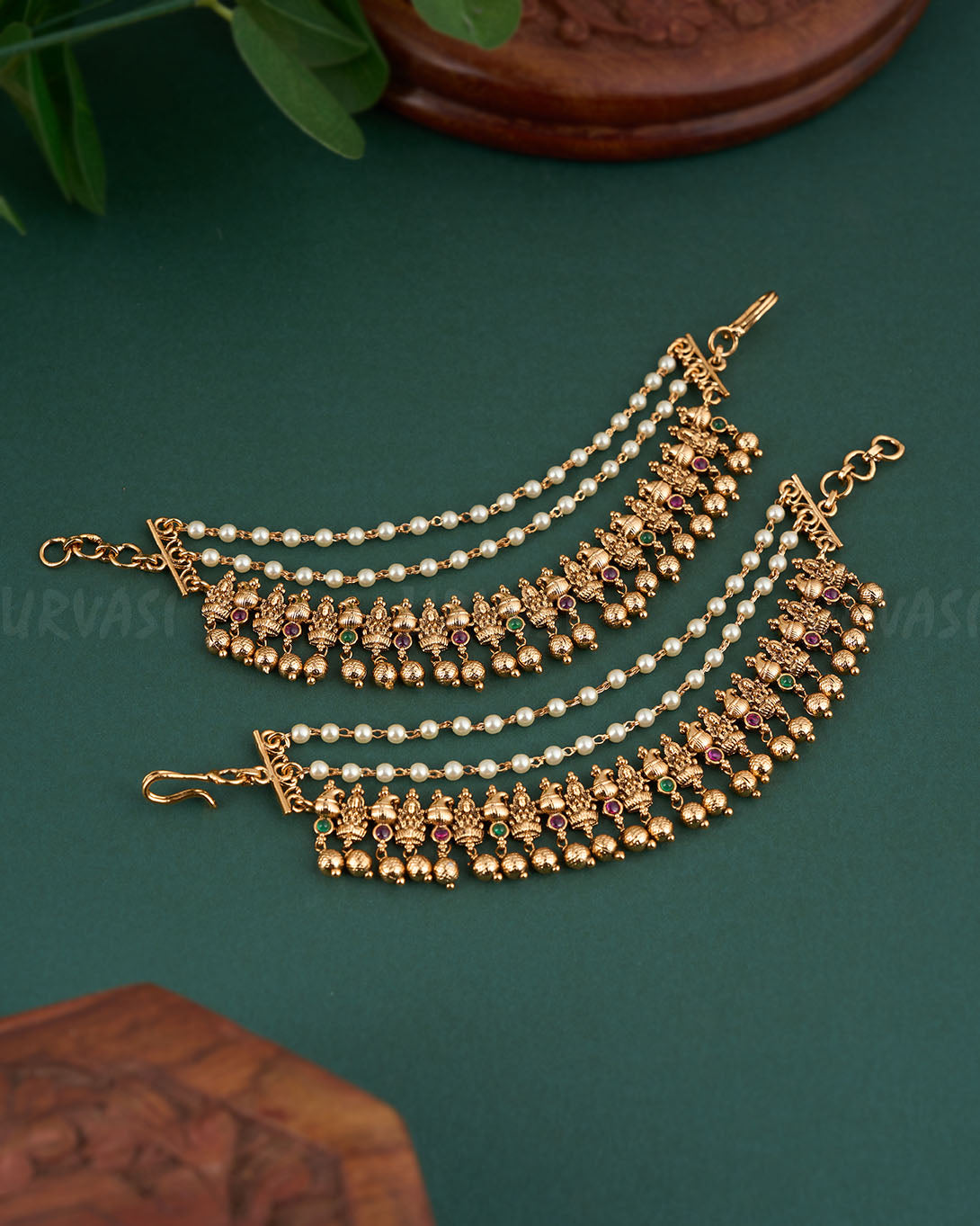Ear Chain 32
