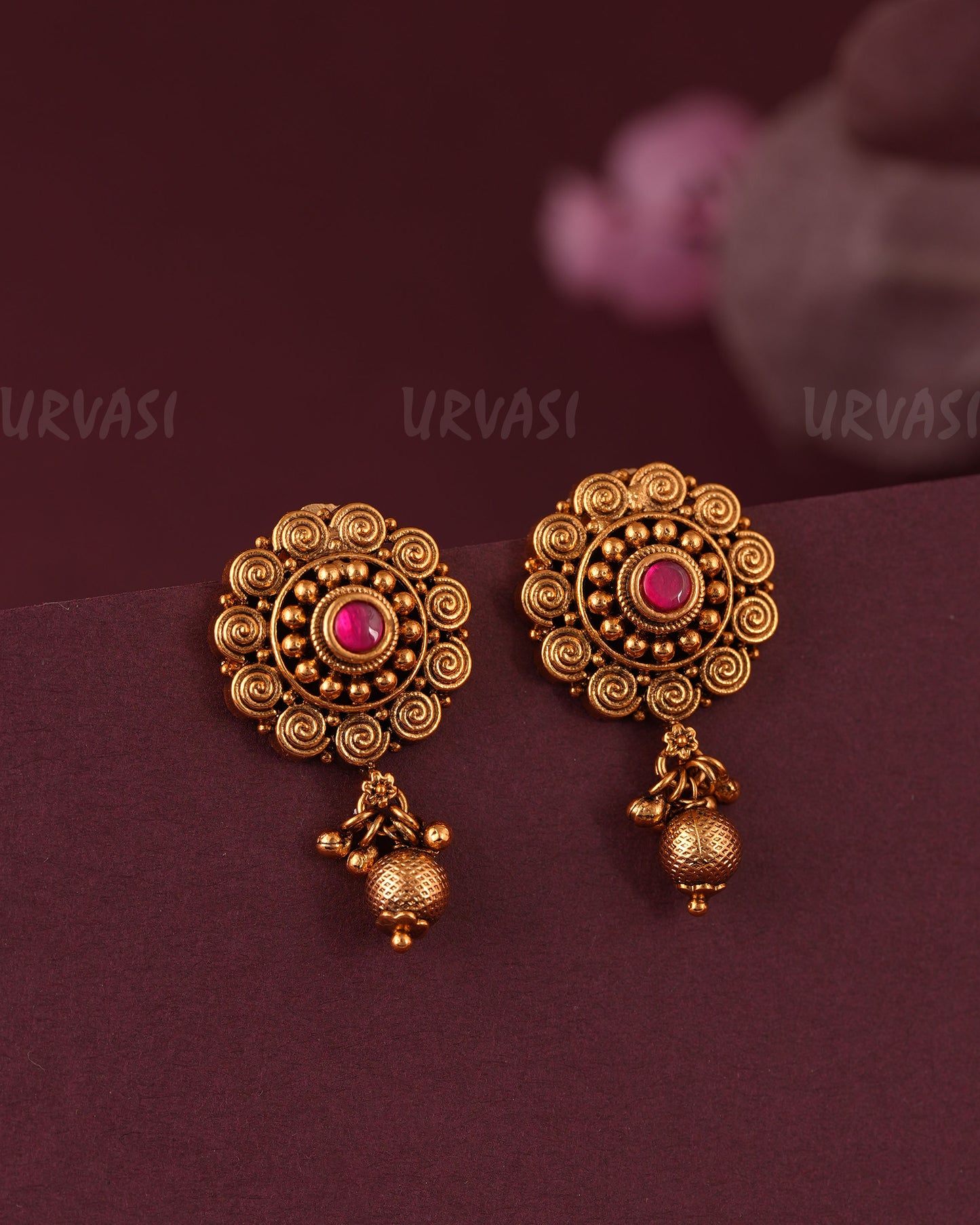 Gold-Toned Floral  Kemp-Stud Earring ER 1150