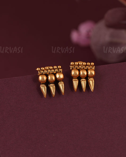 Gold-Toned Claw-Style Stud Earring ER 1101