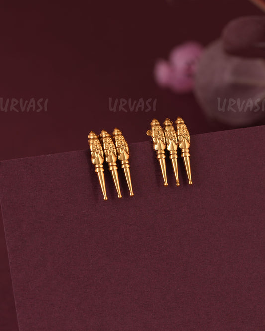 Gold-Toned Claw-Style  Stud  Earring  ER  1098