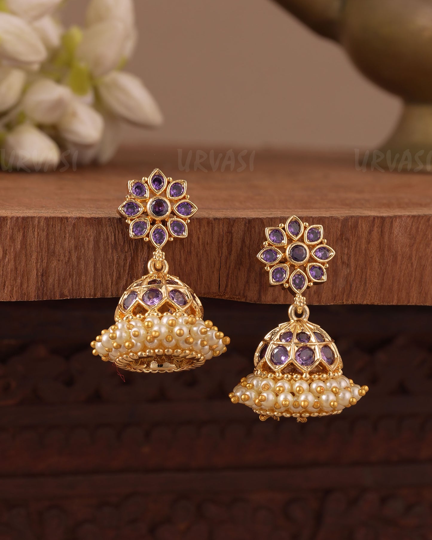 Gold-Toned Traditional Kemp-Style Jhumka Earring ER 1063