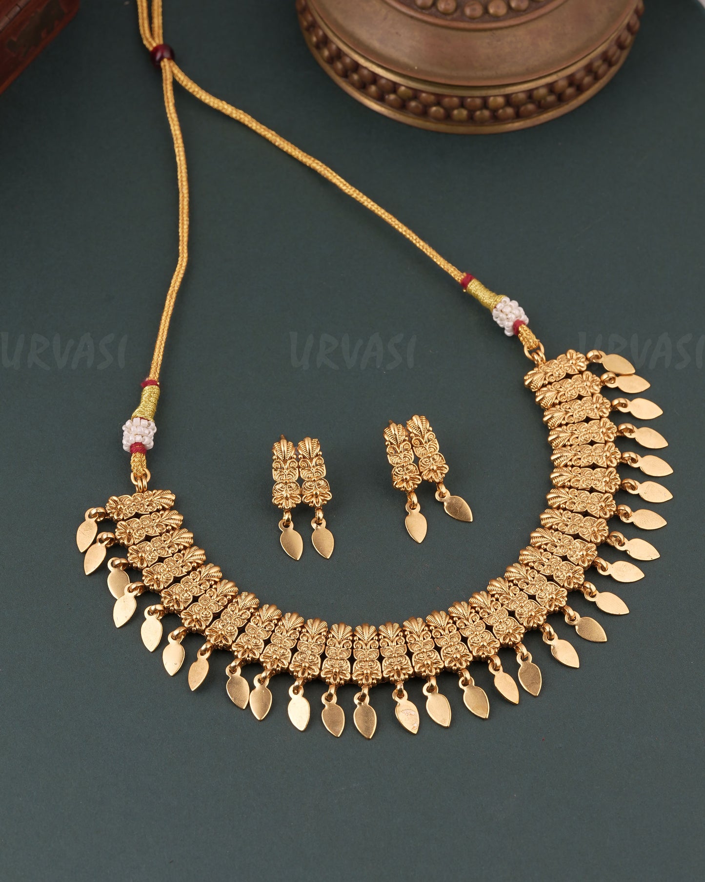Gold-Toned Ilakkathali  Choker Necklace 1755