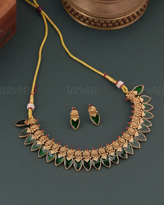 Gold-Toned Traditional Nagapadam Choker Necklace 1746