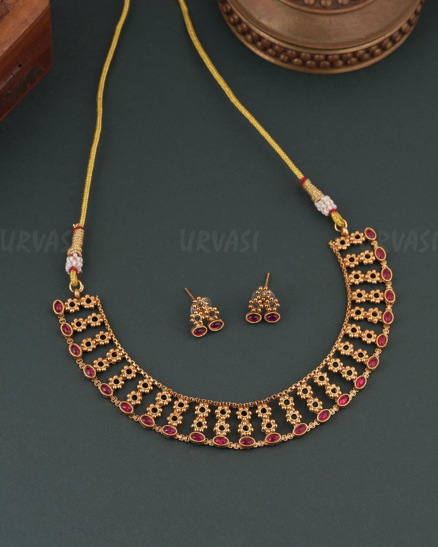 Gold-Floral  Traditional Choker Necklace 1743