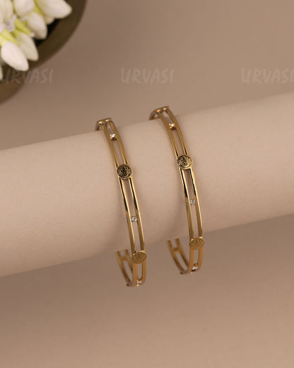 Mehendi-Polish  Traditional Lakshmi Kaasu Bangles (Set Of Two) BA 482