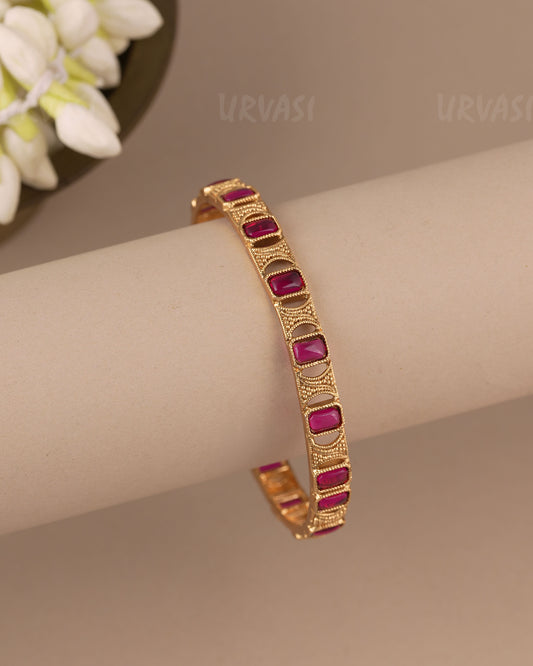 Gold-Toned Traditional  Kemp-Stone Bangles BA 481