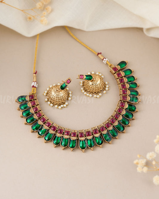 Traditional Nagapadam Inspired Green-Ruby Necklace 585